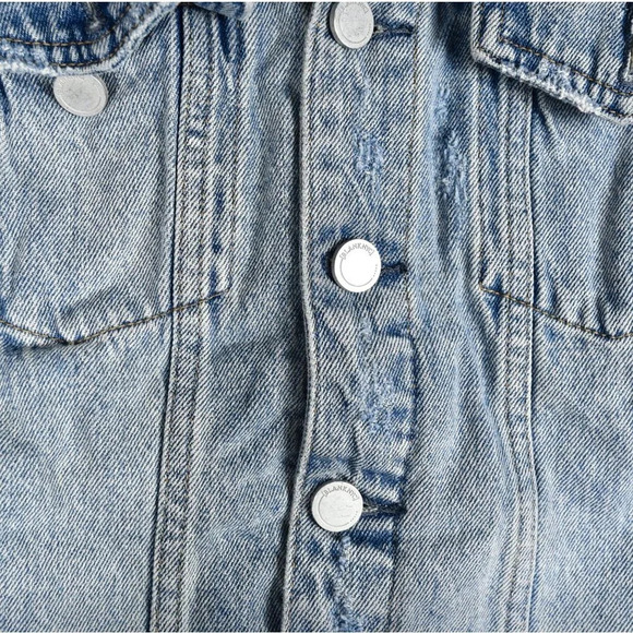 Blank NYC || Denim Jean Jacket Cropped Hem Classic Trucker Size Large - Picture 7 of 14